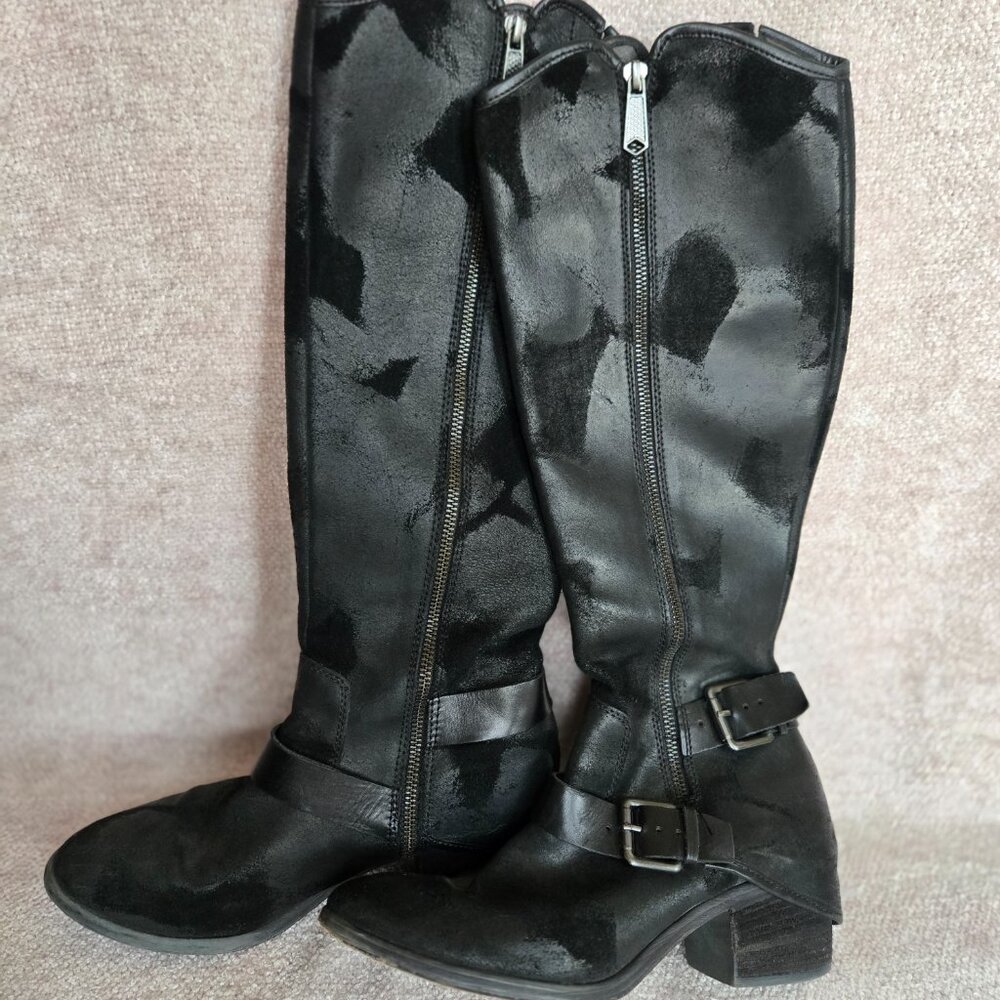 Donald J. Pliner Boots women's size 7 1/2 M